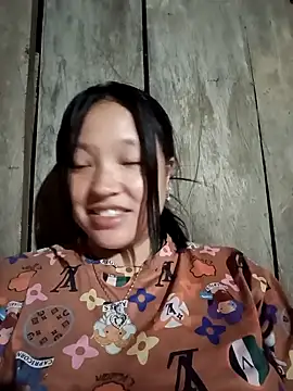 Snapshot of MuiNay chatting on October 2025 01:07:02 PM MuiNay online show from October 2025 01:07:02 PM