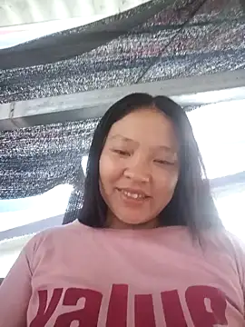 Snapshot of MuiNay chatting on October 2025 12:24:02 AM MuiNay online show from October 2025 12:24:02 AM