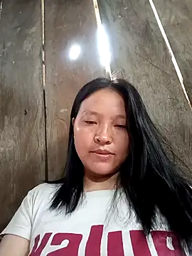 Snapshot of MuiNay chatting on October 2025 12:34:01 AM MuiNay online show from October 2025 12:34:01 AM