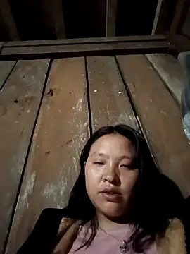 Snapshot of MuiNay chatting on November 2025 11:12:01 AM MuiNay online show from November 2025 11:12:01 AM