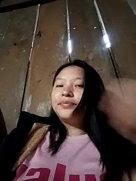 Snapshot of MuiNay chatting on November 2025 11:40:01 PM MuiNay online show from November 2025 11:40:01 PM