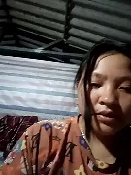 Snapshot of MuiNay chatting on November 2025 05:57:02 PM MuiNay online show from November 2025 05:57:02 PM