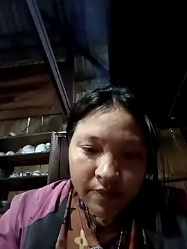 Snapshot of MuiNay chatting on November 2025 10:16:01 AM MuiNay online show from November 2025 10:16:01 AM