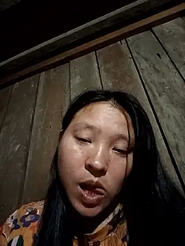 Snapshot of MuiNay chatting on November 2025 11:19:01 AM MuiNay online show from November 2025 11:19:01 AM