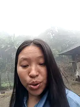 Snapshot of MuiNay chatting on November 2025 02:45:02 AM MuiNay online show from November 2025 02:45:02 AM