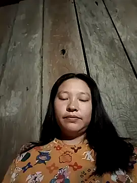 Snapshot of MuiNay chatting on November 2025 10:18:02 PM MuiNay online show from November 2025 10:18:02 PM