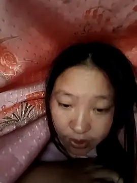 Snapshot of MuiNay chatting on November 2025 01:49:01 AM MuiNay online show from November 2025 01:49:01 AM