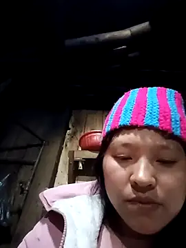 Snapshot of MuiNay chatting on November 2025 11:54:02 AM MuiNay online show from November 2025 11:54:02 AM