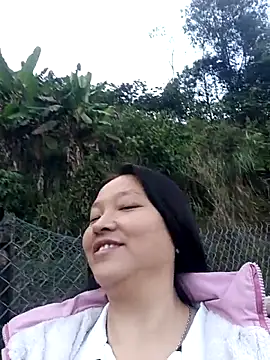 Snapshot of MuiNay chatting on November 2025 12:21:01 AM MuiNay online show from November 2025 12:21:01 AM