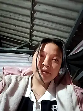 Snapshot of MuiNay chatting on November 2025 06:52:01 PM MuiNay online show from November 2025 06:52:01 PM