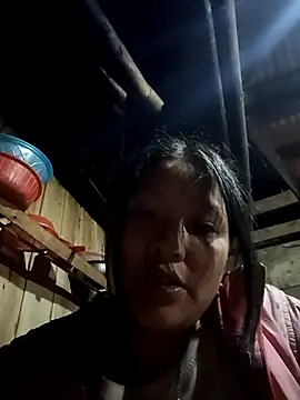 Snapshot of MuiNay chatting on November 2025 11:55:02 AM MuiNay online show from November 2025 11:55:02 AM