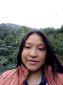 Snapshot of MuiNay chatting on November 2025 12:02:01 AM MuiNay online show from November 2025 12:02:01 AM