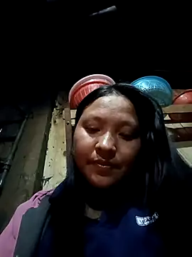 Snapshot of MuiNay chatting on November 2025 10:29:01 AM MuiNay online show from November 2025 10:29:01 AM