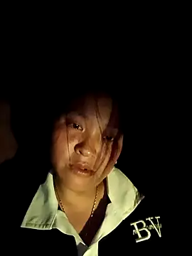 Snapshot of MuiNay chatting on December 2025 01:39:01 PM MuiNay online show from December 2025 01:39:01 PM