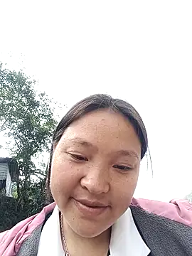 Snapshot of MuiNay chatting on December 2025 02:08:02 AM MuiNay online show from December 2025 02:08:02 AM