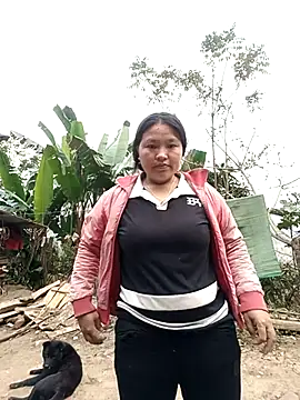 Snapshot of MuiNay chatting on December 2025 12:31:02 AM MuiNay online show from December 2025 12:31:02 AM