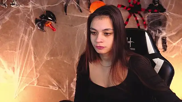 Snapshot of Leila_Hefner chatting on October 2025 02:25:02 AM Leila Hefner online show from October 2025 02:25:02 AM