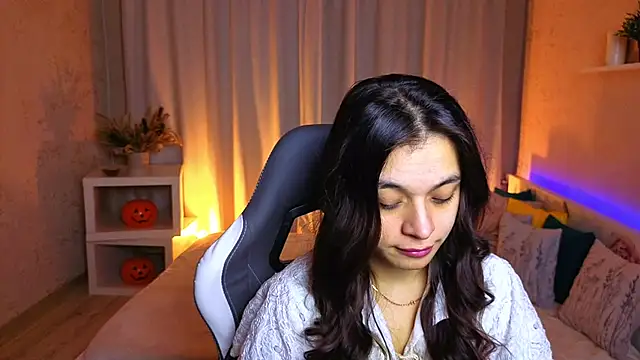 Snapshot of Leila_Hefner chatting on November 2025 02:53:02 AM Leila Hefner online show from November 2025 02:53:02 AM