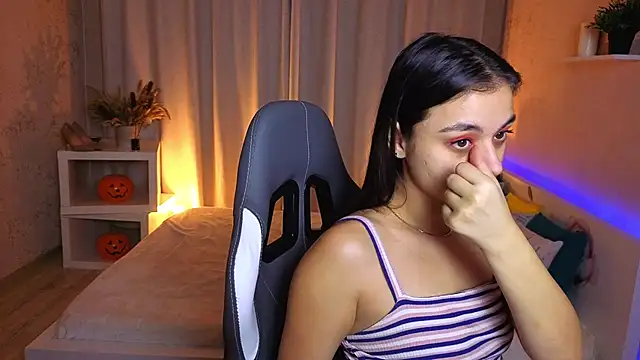 Snapshot of Leila_Hefner chatting on November 2025 03:16:01 AM Leila Hefner online show from November 2025 03:16:01 AM