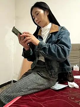 crhong666 online show from October 2025 12:33:02 AM