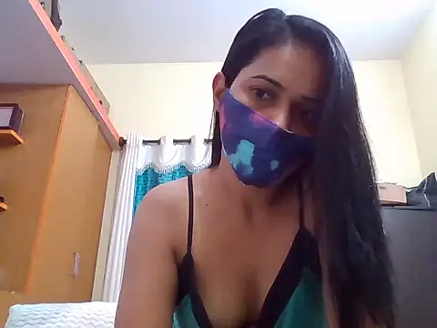 Snapshot of Curvyqueenz chatting on November 2025 05:35:01 PM Curvyqueenz online show from November 2025 05:35:01 PM