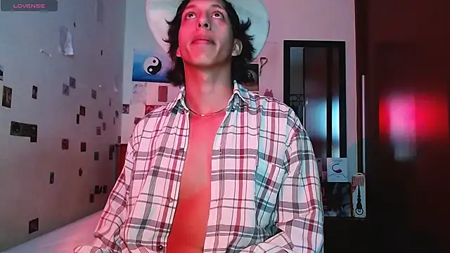 DannyPhantom555 online show from December 2025 07:41:01 PM