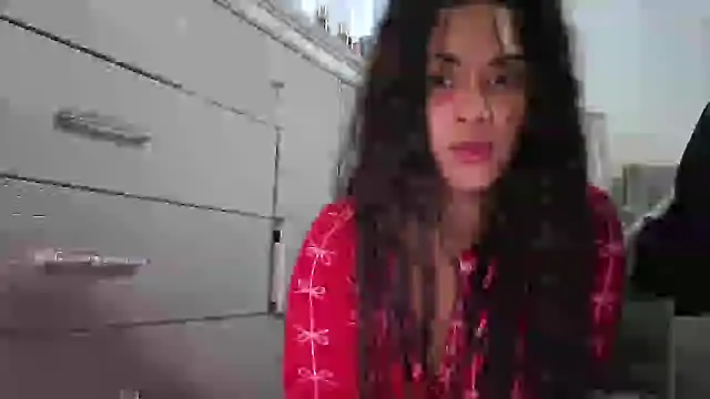 LuckyKhloe online show from November 2025 02:06:02 PM