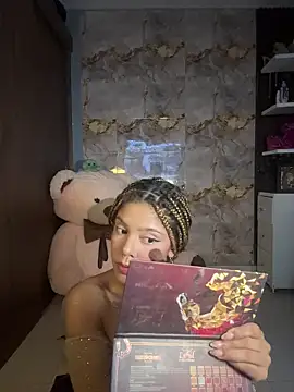 Snapshot of hannachris- chatting on January 2026 11:18:01 PM hannachris- online show from January 2026 11:18:01 PM