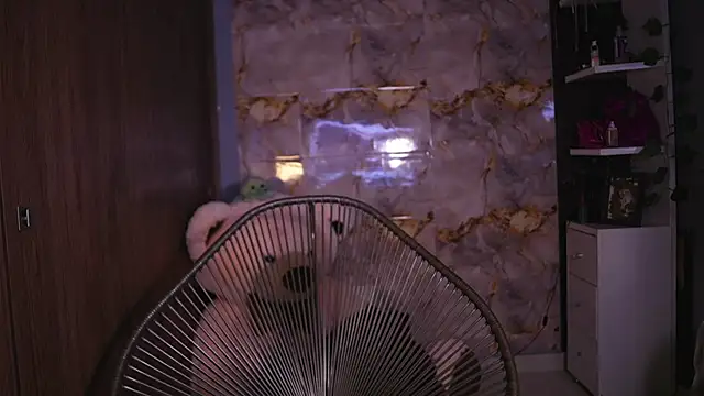 Snapshot of hannachris- chatting on January 2026 11:07:01 PM hannachris- online show from January 2026 11:07:01 PM