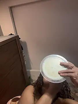 Snapshot of hannachris- chatting on February 2026 11:03:01 PM hannachris- online show from February 2026 11:03:01 PM