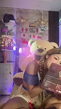 hannachris- online show from June 2026 12:58:01 AM