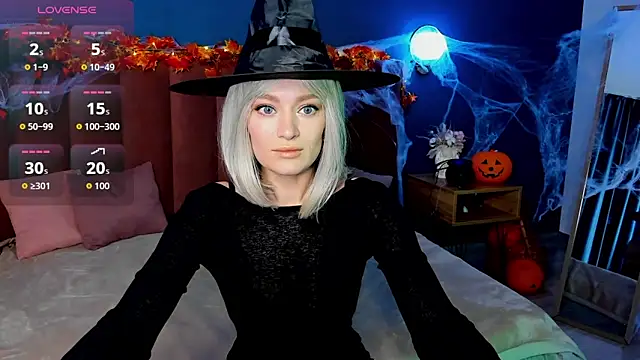 Snapshot of EvelynPoole chatting on October 2025 01:38:01 AM EvelynPoole online show from October 2025 01:38:01 AM