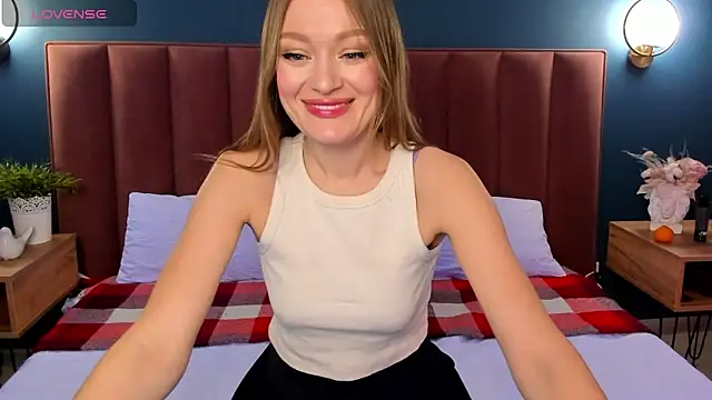 Snapshot of EvelynPoole chatting on December 2025 01:34:01 AM EvelynPoole online show from December 2025 01:34:01 AM