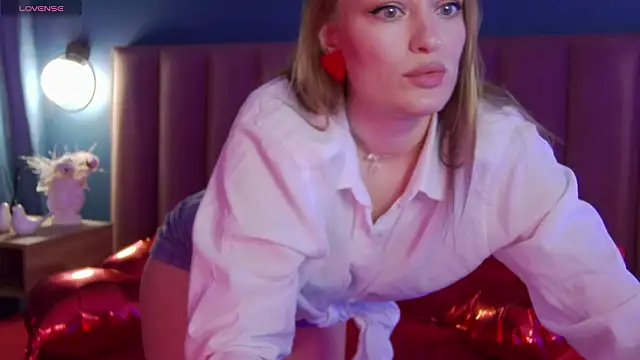 Snapshot of EvelynPoole chatting on February 2026 01:34:01 AM EvelynPoole online show from February 2026 01:34:01 AM