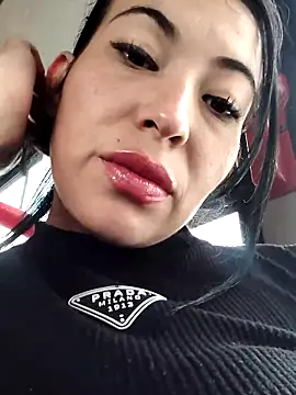 Snapshot of angelicroose2 chatting on November 2025 08:22:02 PM angelicroose2 online show from November 2025 08:22:02 PM