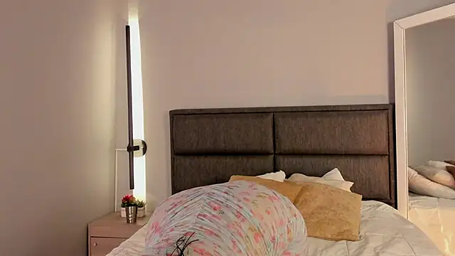 Emma  clark  online show from March 2026 12:28:01 PM