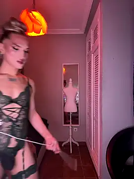 lacattiva online show from September 2025 09:15:01 PM