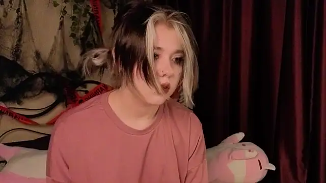 IrisSoCute online show from November 2025 11:20:01 AM