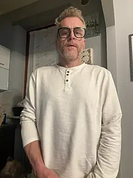 Axl hot online show from March 2026 01:42:02 AM