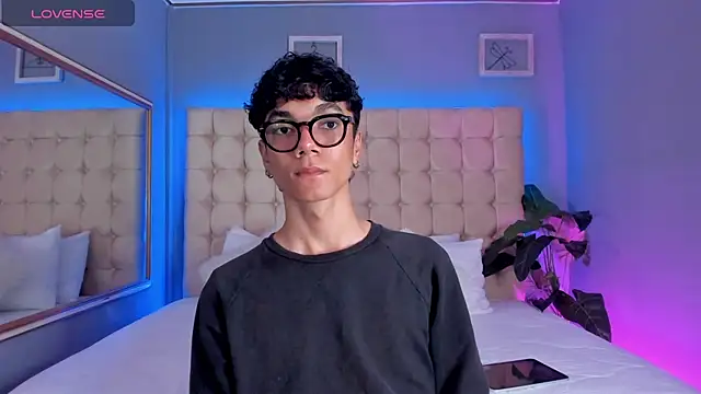 Snapshot of Phillicious__ chatting on September 2025 09:28:02 PM Phillicious online show from September 2025 09:28:02 PM