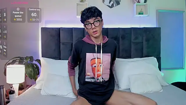 Snapshot of Phillicious__ chatting on October 2025 09:12:02 PM Phillicious online show from October 2025 09:12:02 PM