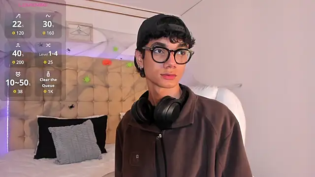 Snapshot of Phillicious__ chatting on October 2025 12:00:02 AM Phillicious online show from October 2025 12:00:02 AM