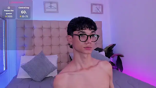 Snapshot of Phillicious__ chatting on November 2025 05:51:01 AM Phillicious online show from November 2025 05:51:01 AM