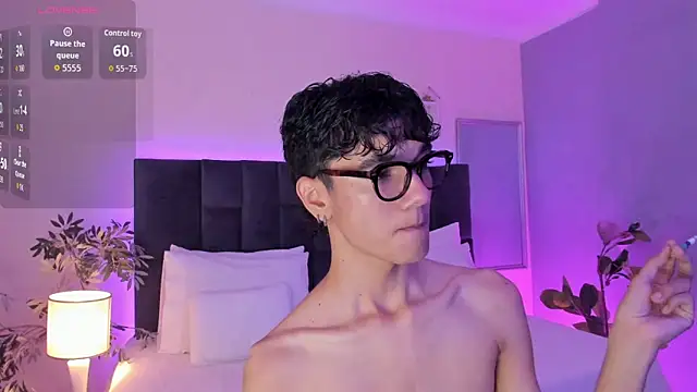 Snapshot of Phillicious__ chatting on November 2025 11:25:02 PM Phillicious online show from November 2025 11:25:02 PM