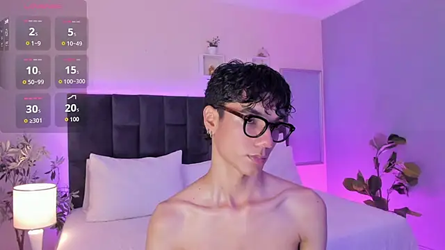 Snapshot of Phillicious__ chatting on November 2025 10:42:01 PM Phillicious online show from November 2025 10:42:01 PM