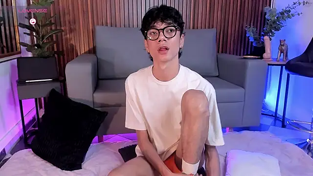 Snapshot of Phillicious__ chatting on February 2026 10:17:02 PM Phillicious online show from February 2026 10:17:02 PM