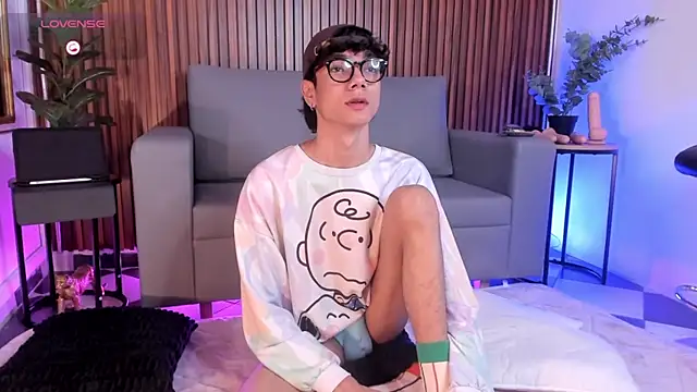 Snapshot of Phillicious__ chatting on February 2026 12:06:02 AM Phillicious online show from February 2026 12:06:02 AM