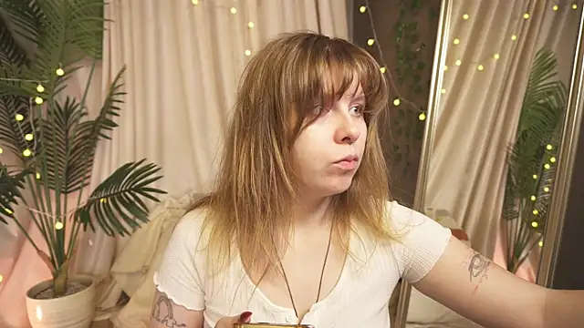 Snapshot of Sense_Of_Rosemary chatting on October 2025 06:08:01 AM Sense Of Rosemary online show from October 2025 06:08:01 AM