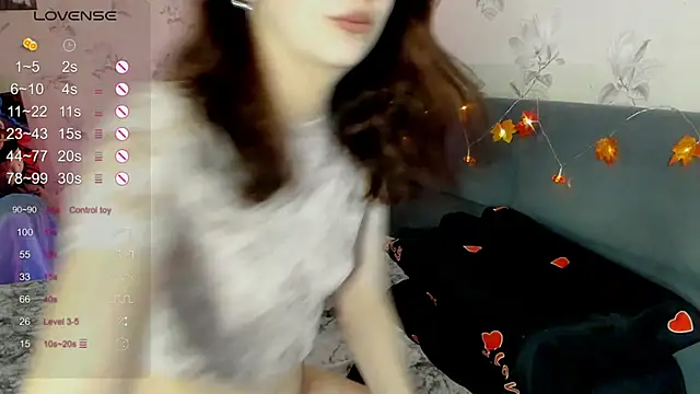 DiaDavidson online show from November 2025 09:25:02 PM