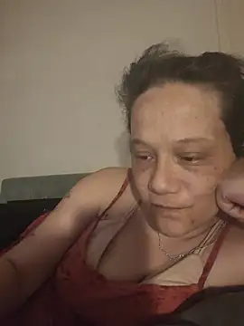 Snapshot of zeousseelphie chatting on July 2026 08:18:02 AM zeousseelphie online show from July 2026 08:18:02 AM